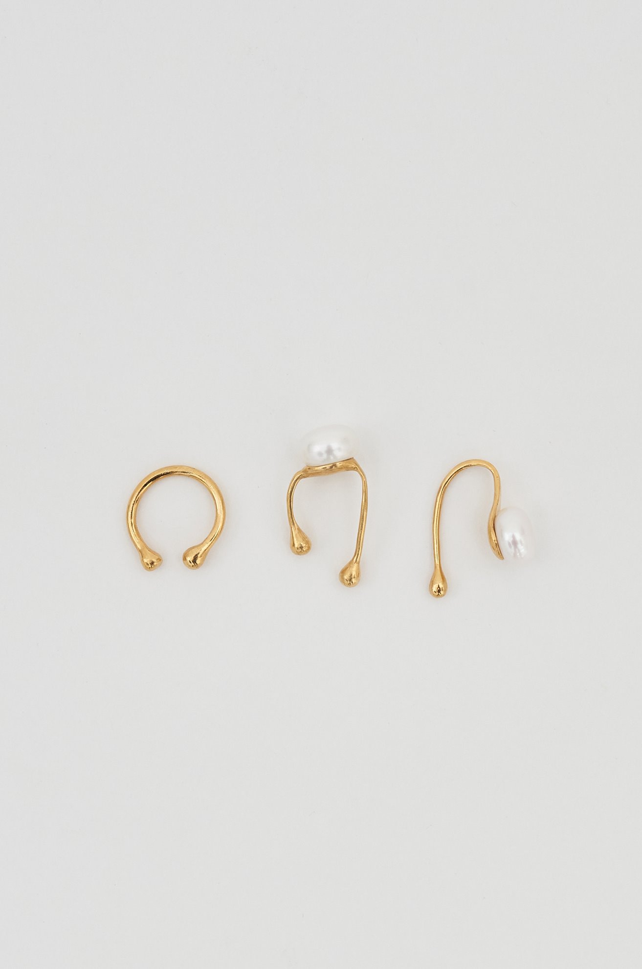 FRESHWATER PEARL EAR CUFF (GOLD) Online Exclusive 